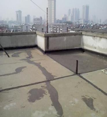 左云漏水维修 楼顶漏水是什么原因，楼顶漏水维修方法是什么?